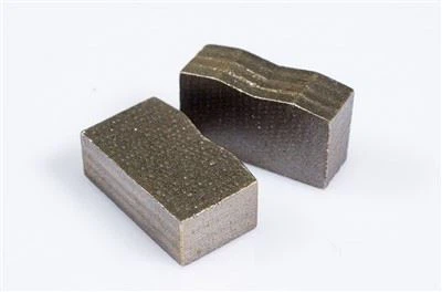 Razporejeni diamantni segmenti za granit